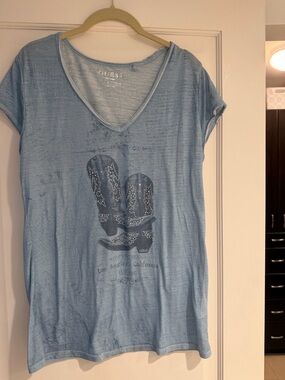 GUESS Light Blue V-Neck Short Sleeve Tee with Studded Boot Graphic